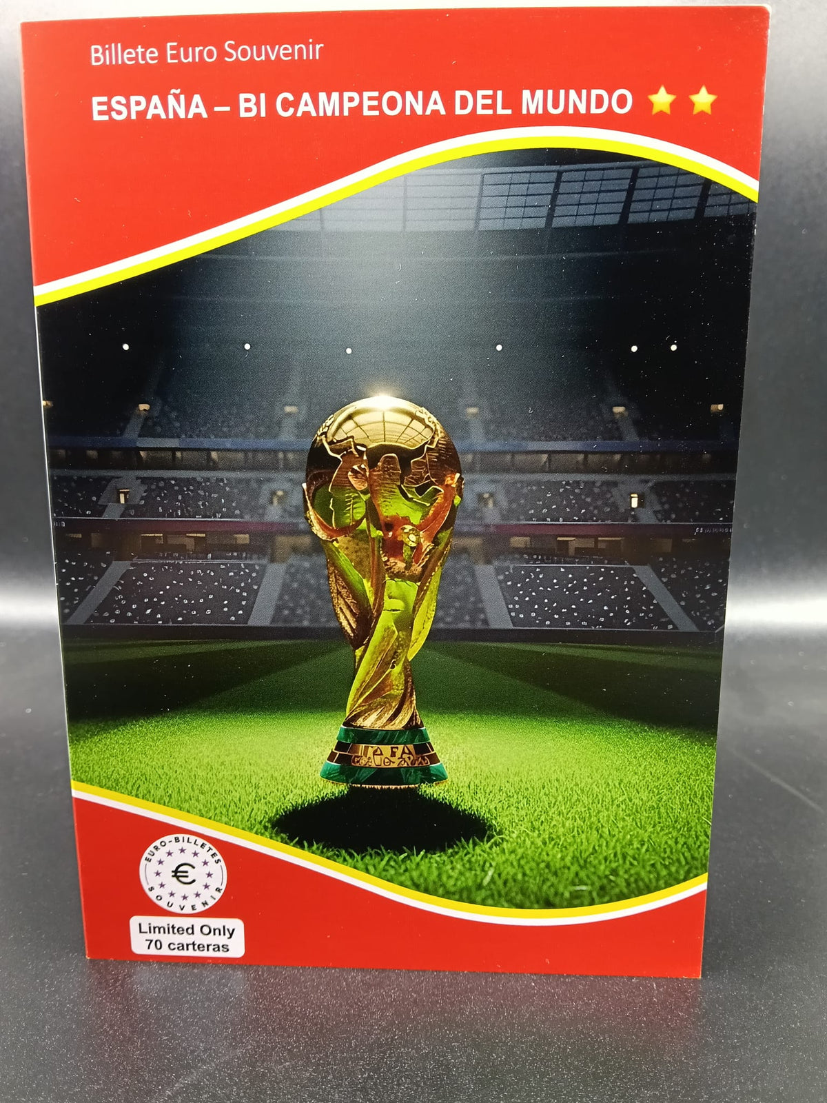 Díptico España Bicampeona del mundo 2026, 3 billetes sellado mascotas