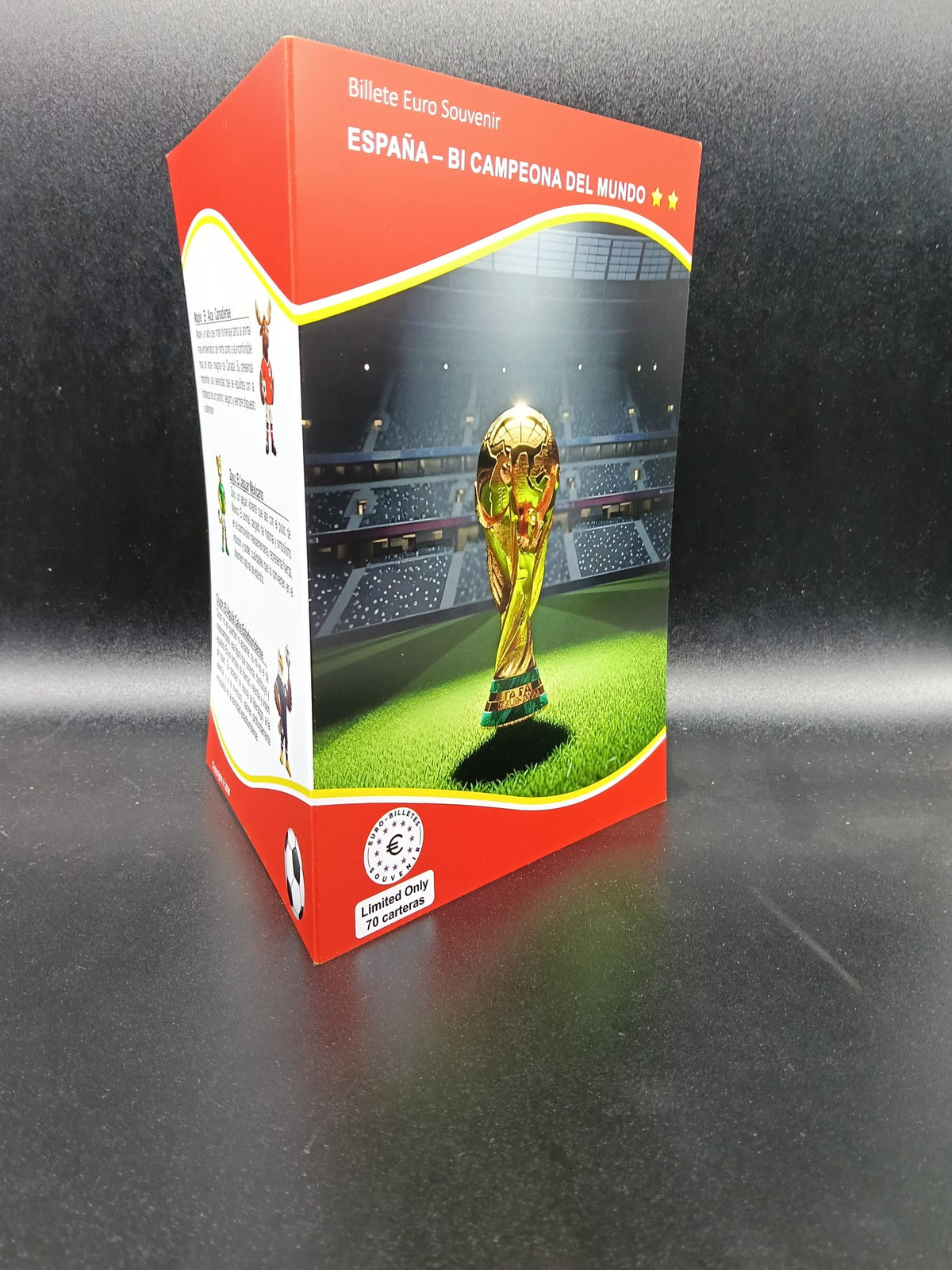 Díptico España Bicampeona del mundo 2026, 3 billetes sellado mascotas