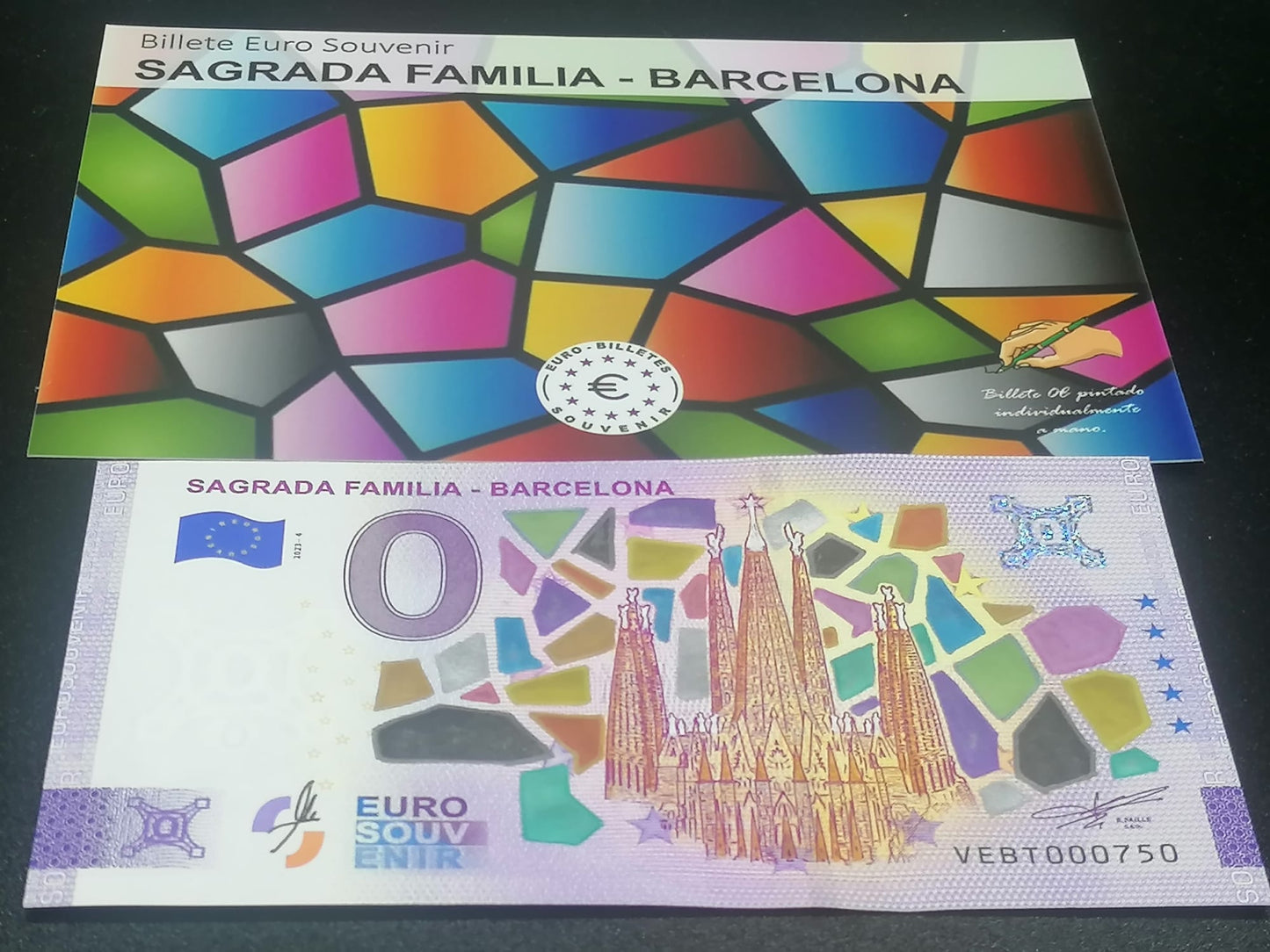 Edición 2023 - Sagrada Familia Barcelona. Pintado a mano