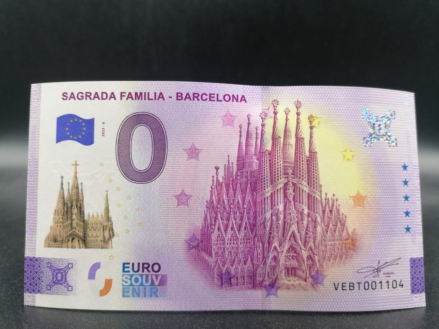 Edición 2025. Billete Euro Souvenir - Sagrada Familia Barcelona 2025-6 sellado